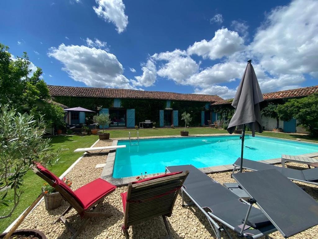 Domaine Du Tafiart Bed & Breakfast Sarron ภายนอก รูปภาพ