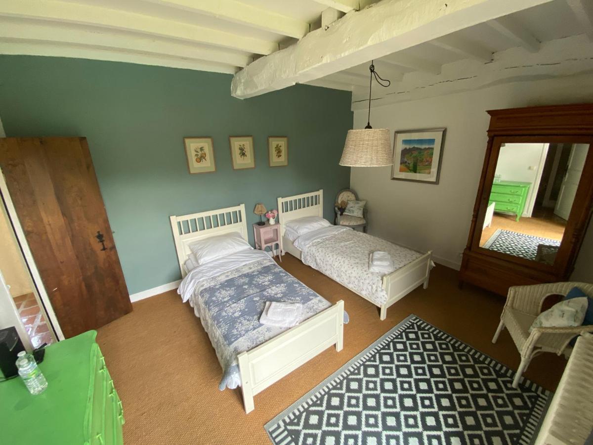 Domaine Du Tafiart Bed & Breakfast Sarron ภายนอก รูปภาพ